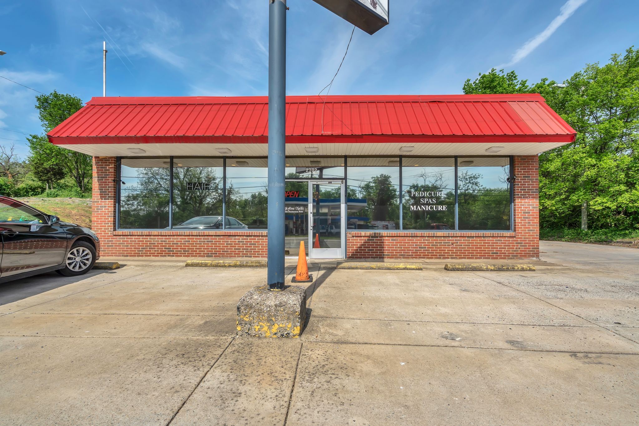 2702 Dickerson Pike Nashville TN 37207