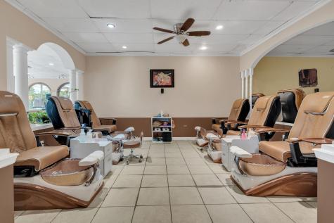 2702 Dickerson Pike Nashville TN 37207