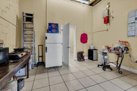 2702 Dickerson Pike Nashville TN 37207