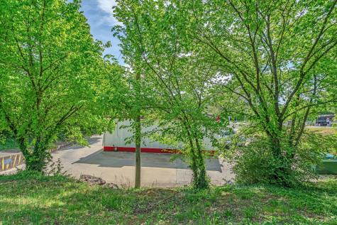 2702 Dickerson Pike Nashville TN 37207