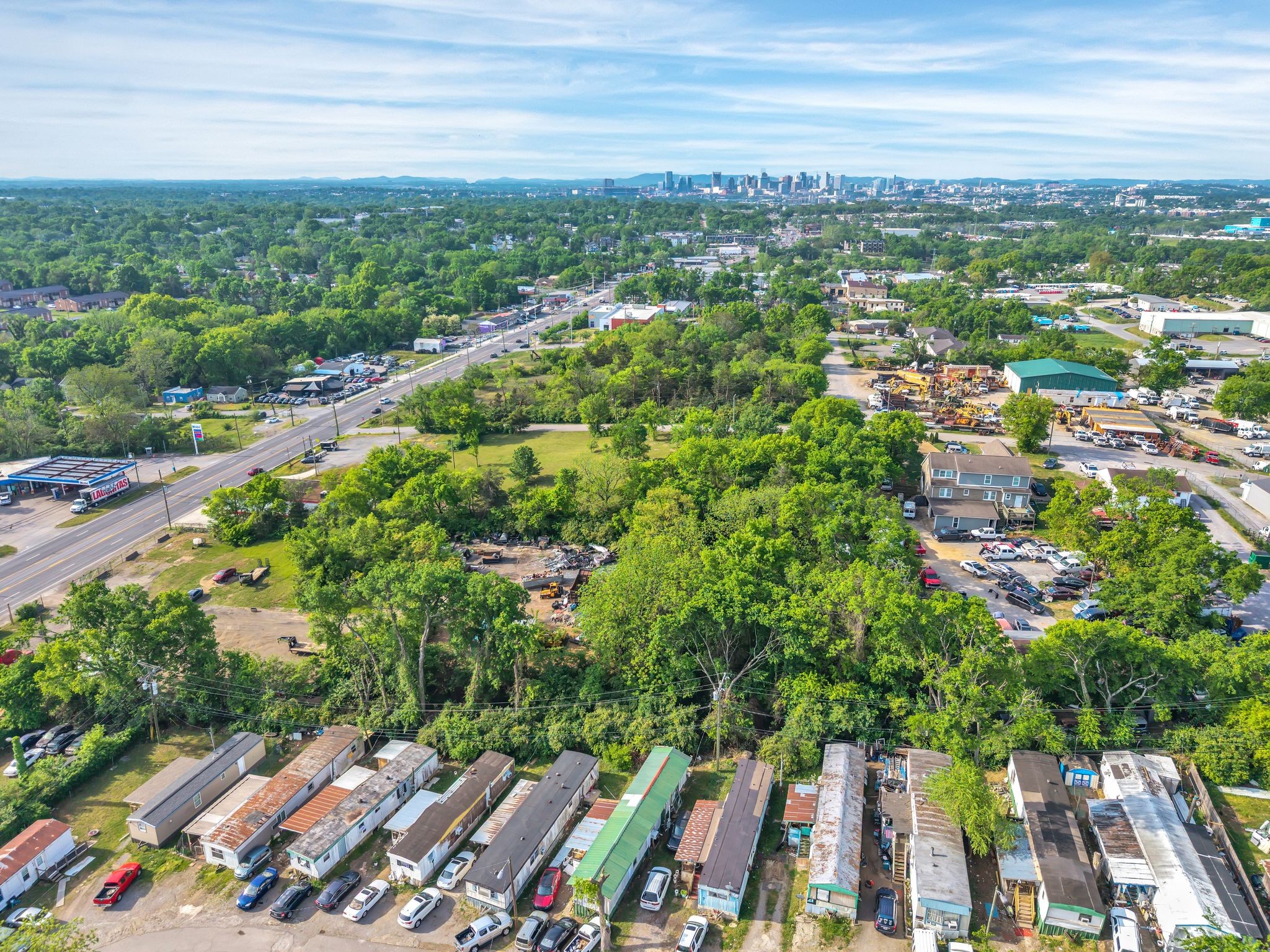 2702 Dickerson Pike Nashville TN 37207