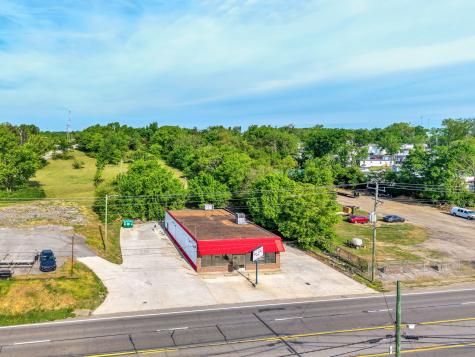 2702 Dickerson Pike Nashville TN 37207