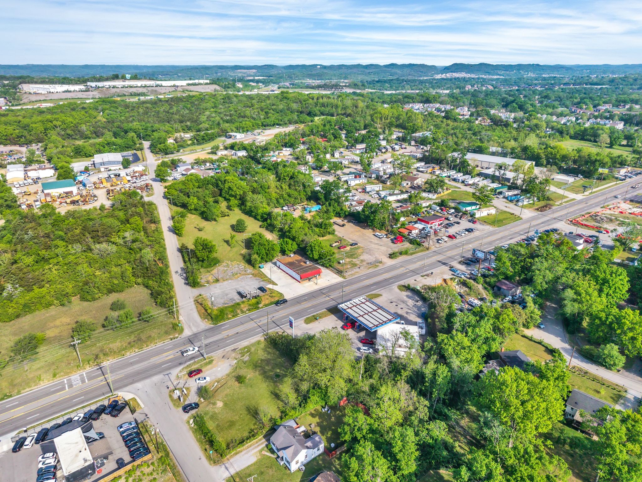2702 Dickerson Pike Nashville TN 37207