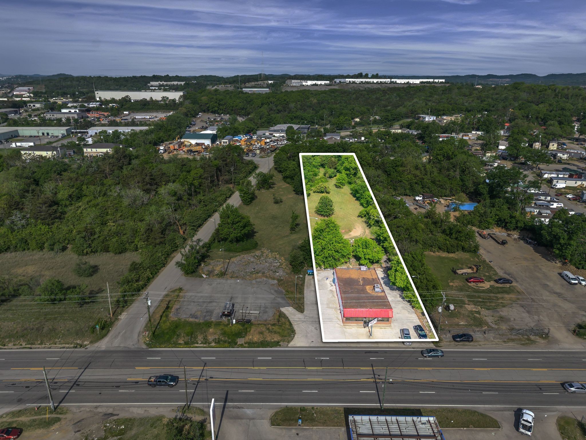 2702 Dickerson Pike Nashville TN 37207