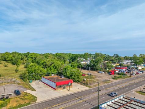 2702 Dickerson Pike Nashville TN 37207