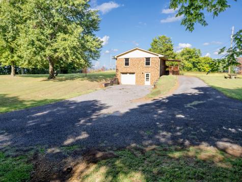 3923 Buckeye Road Cumberland City TN 37050