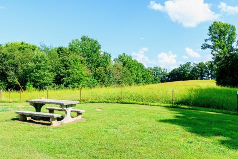 3923 Buckeye Road Cumberland City TN 37050