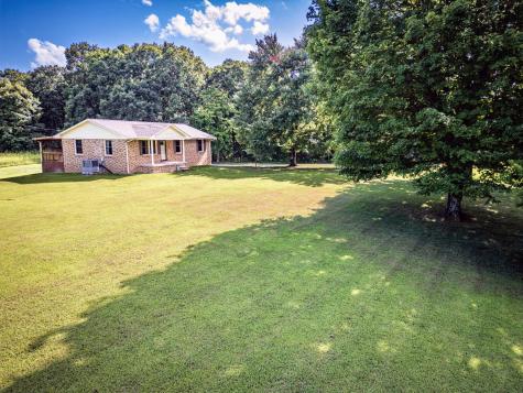 3923 Buckeye Road Cumberland City TN 37050