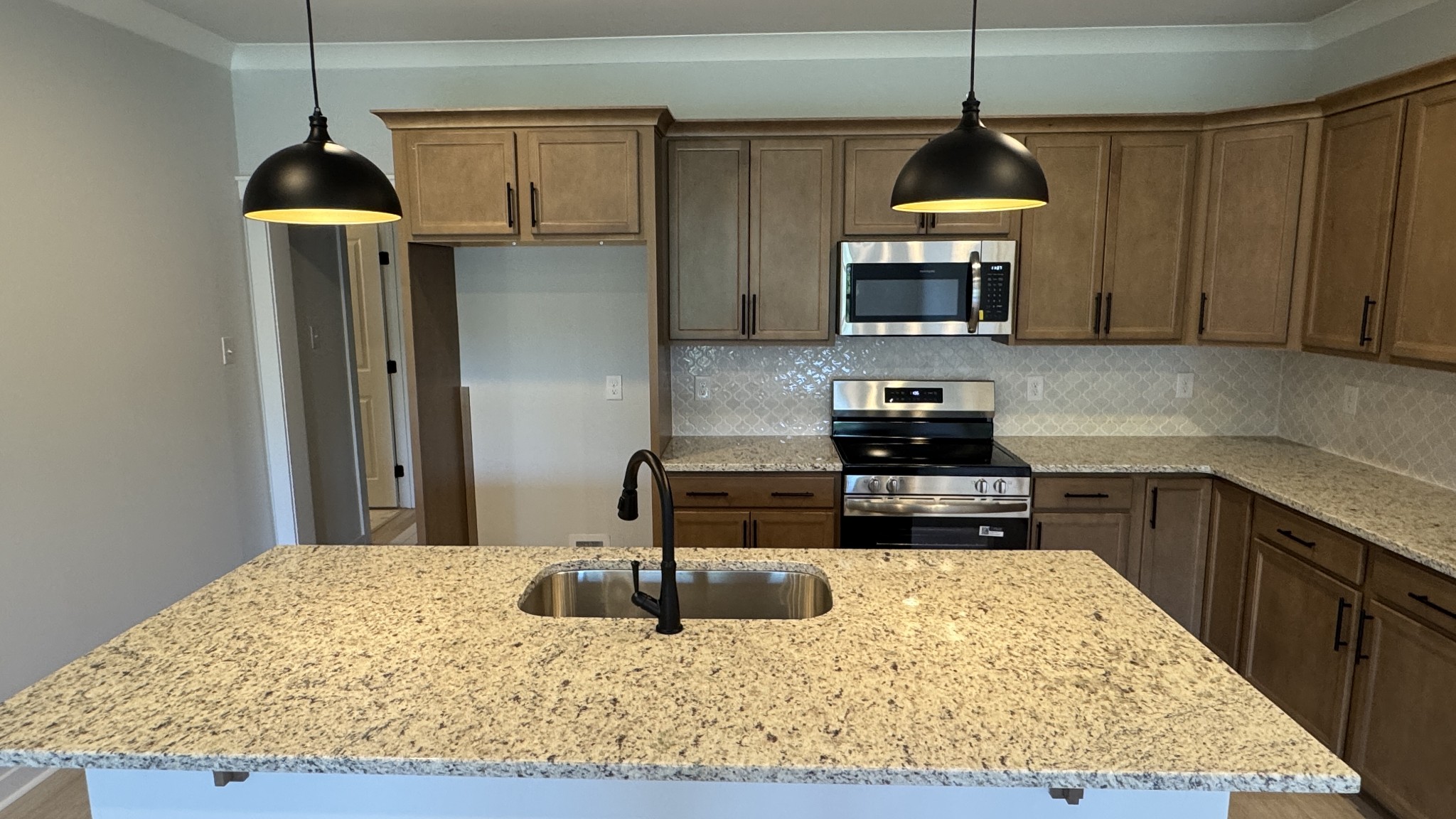 504 W Foxrun Springfield TN 37172