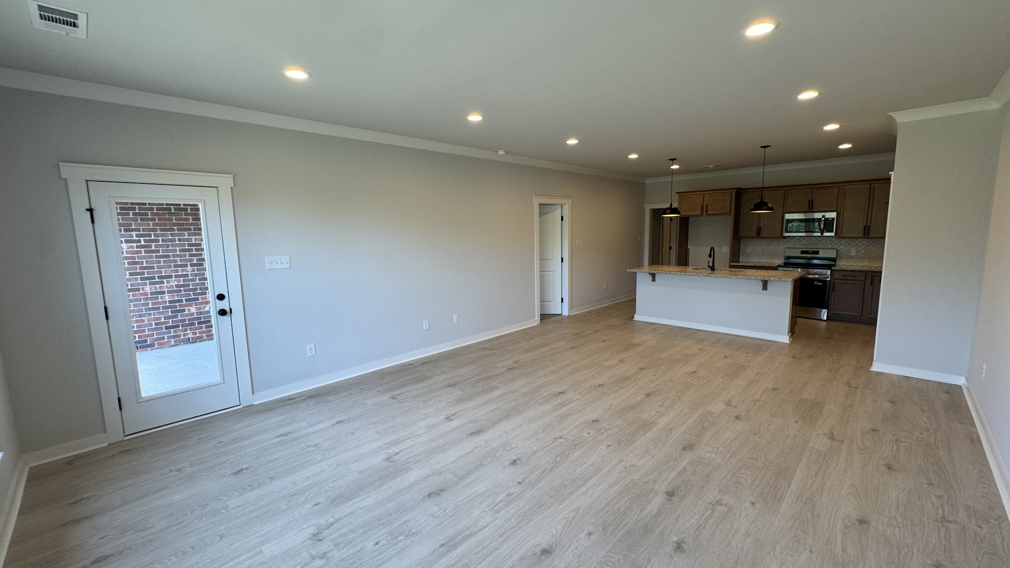 504 W Foxrun Springfield TN 37172