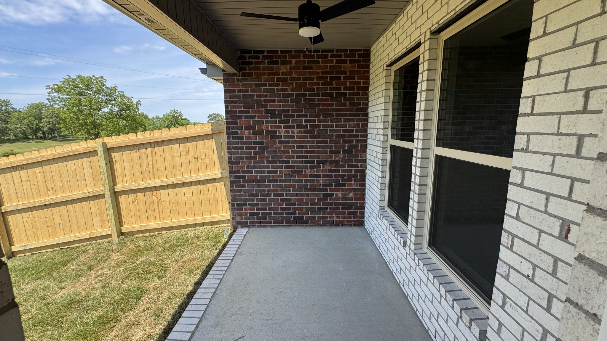 504 W Foxrun Springfield TN 37172