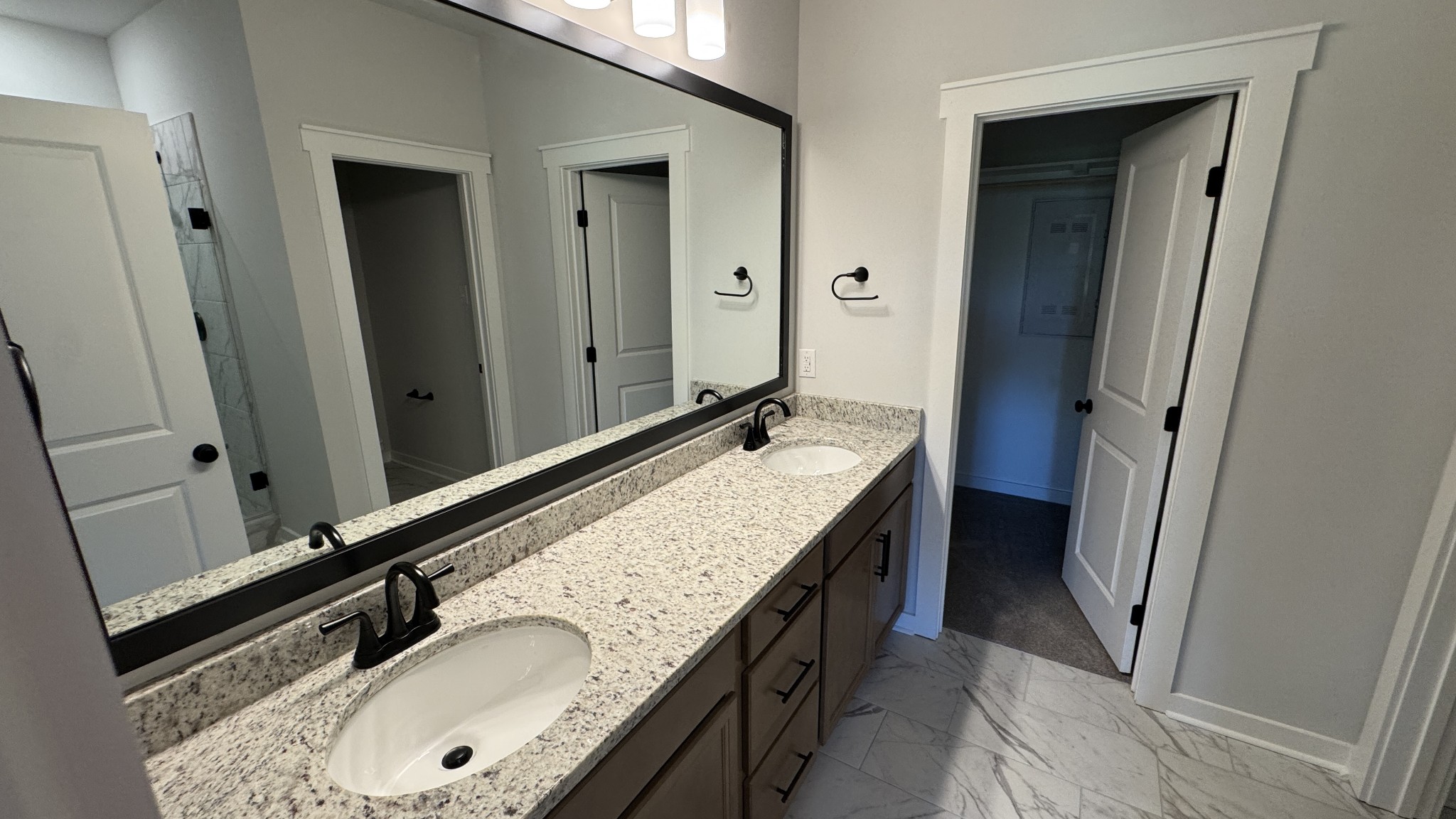 504 W Foxrun Springfield TN 37172