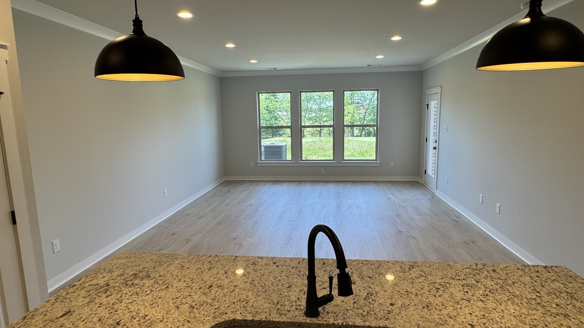 504 W Foxrun Springfield TN 37172