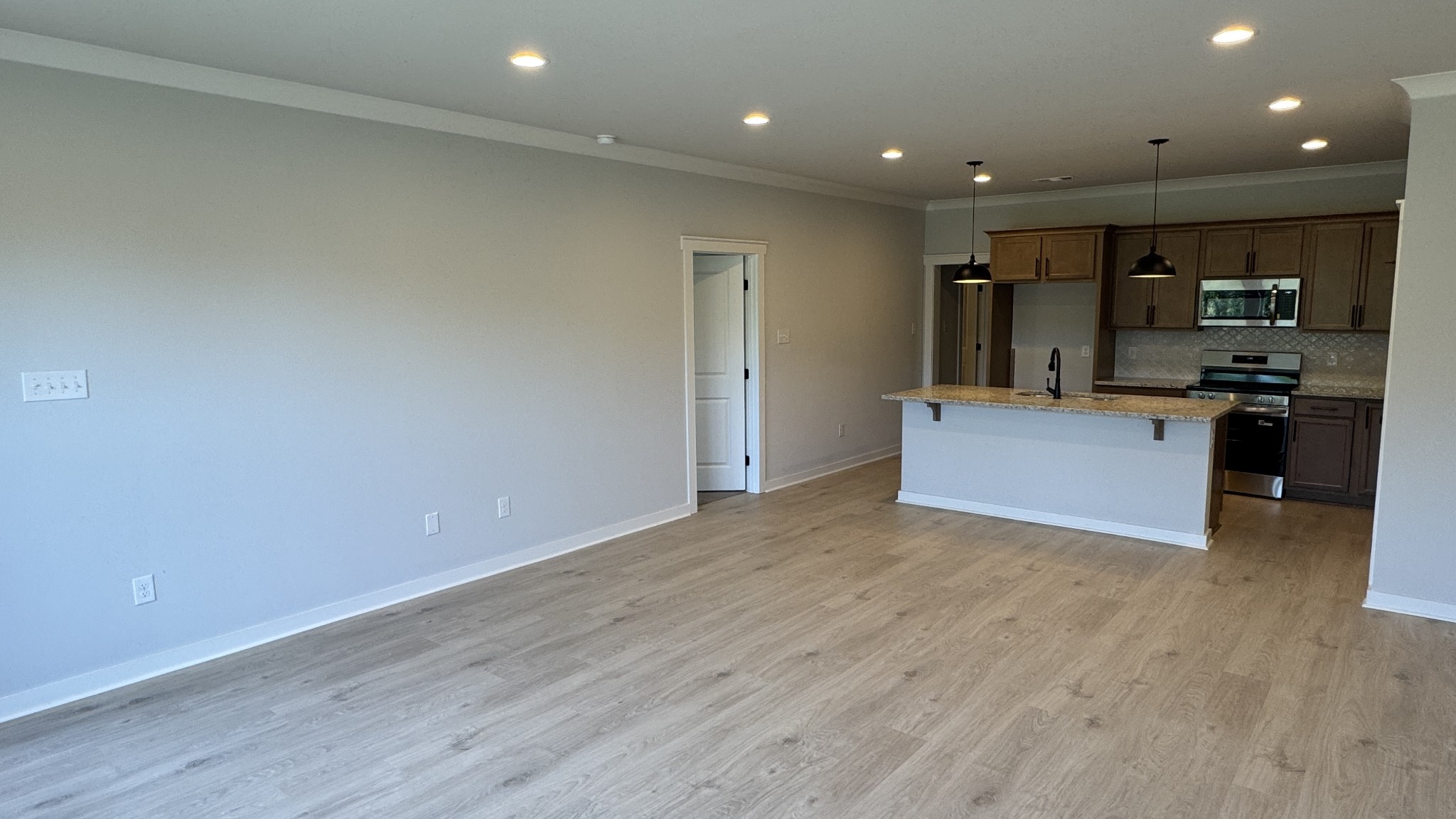 504 W Foxrun Springfield TN 37172