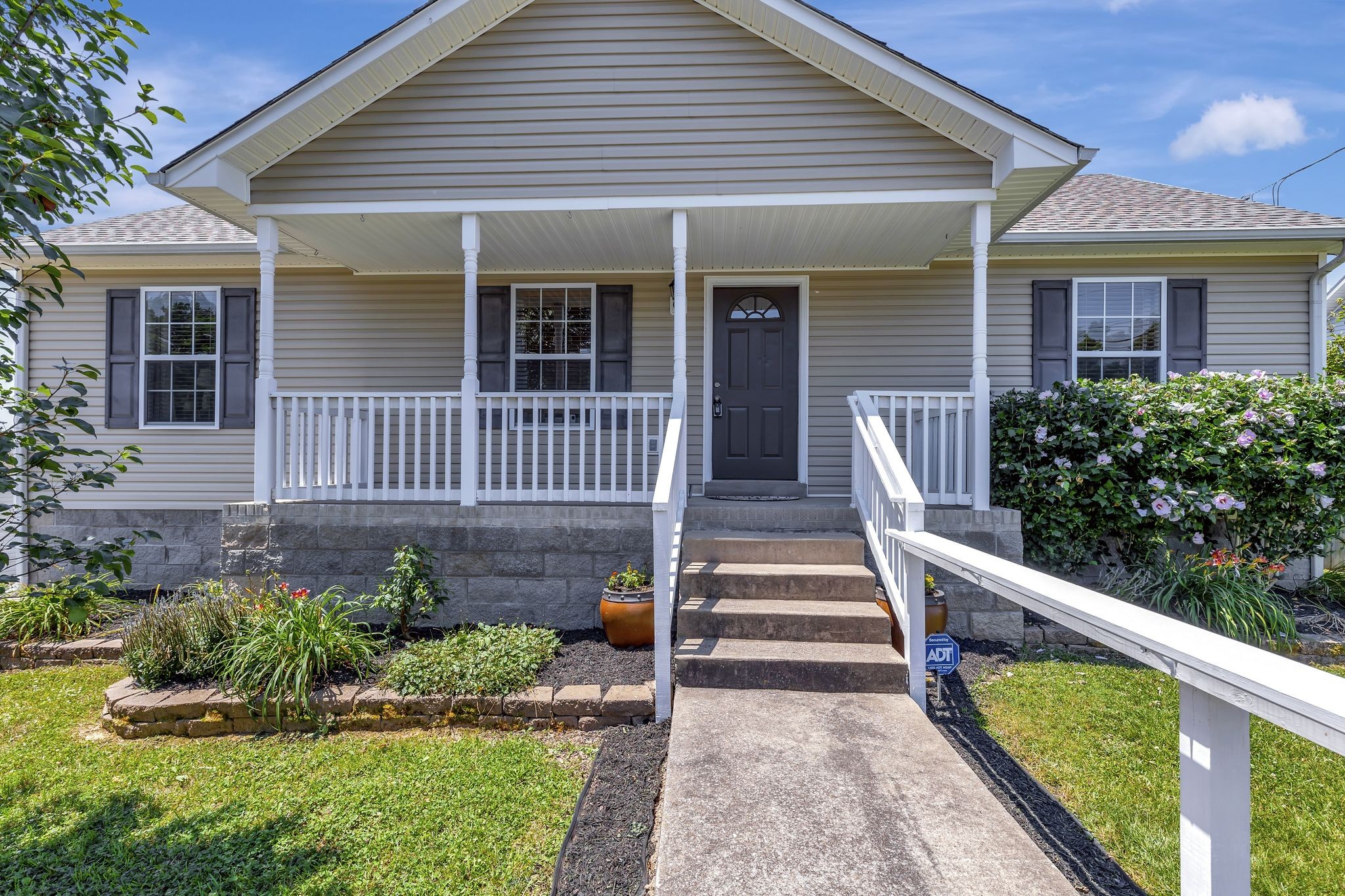 213 Grant Avenue Oak Grove KY 42262