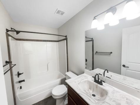 169 Kingstons Cove Clarksville TN 37042