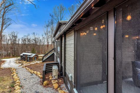 42 Oakleaf Trail Tracy City TN 37387