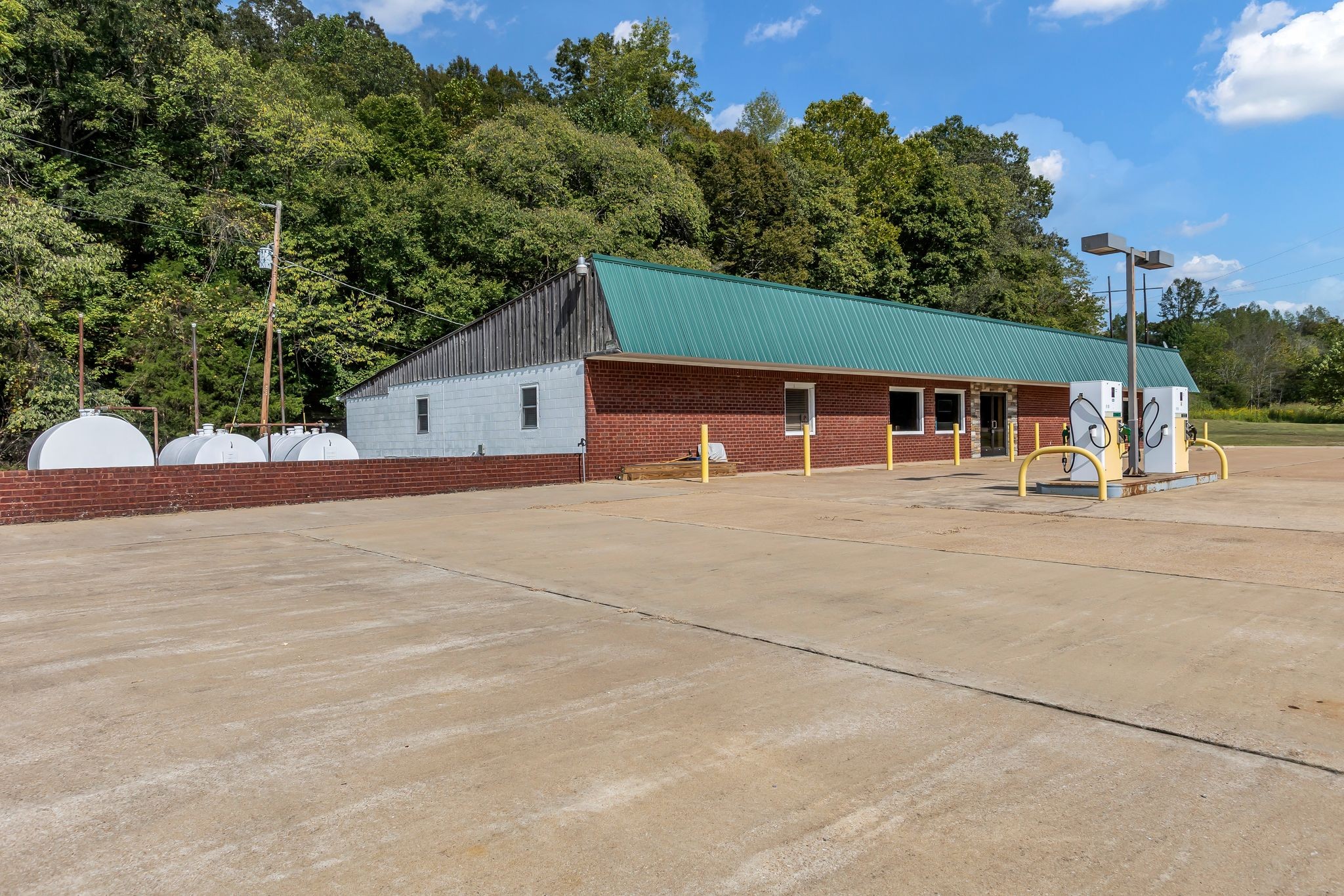 1271 Highway 50, E Centerville TN 37033