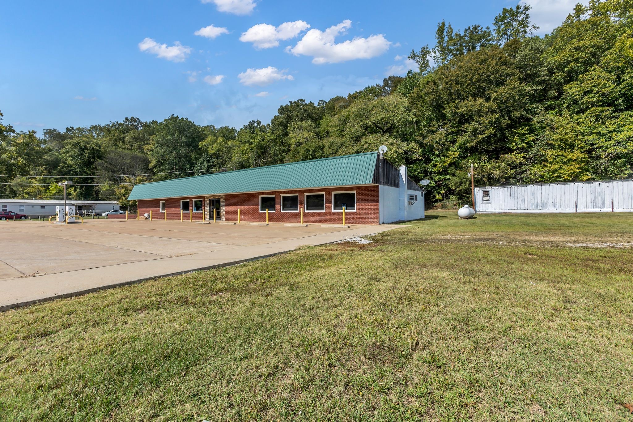1271 Highway 50, E Centerville TN 37033