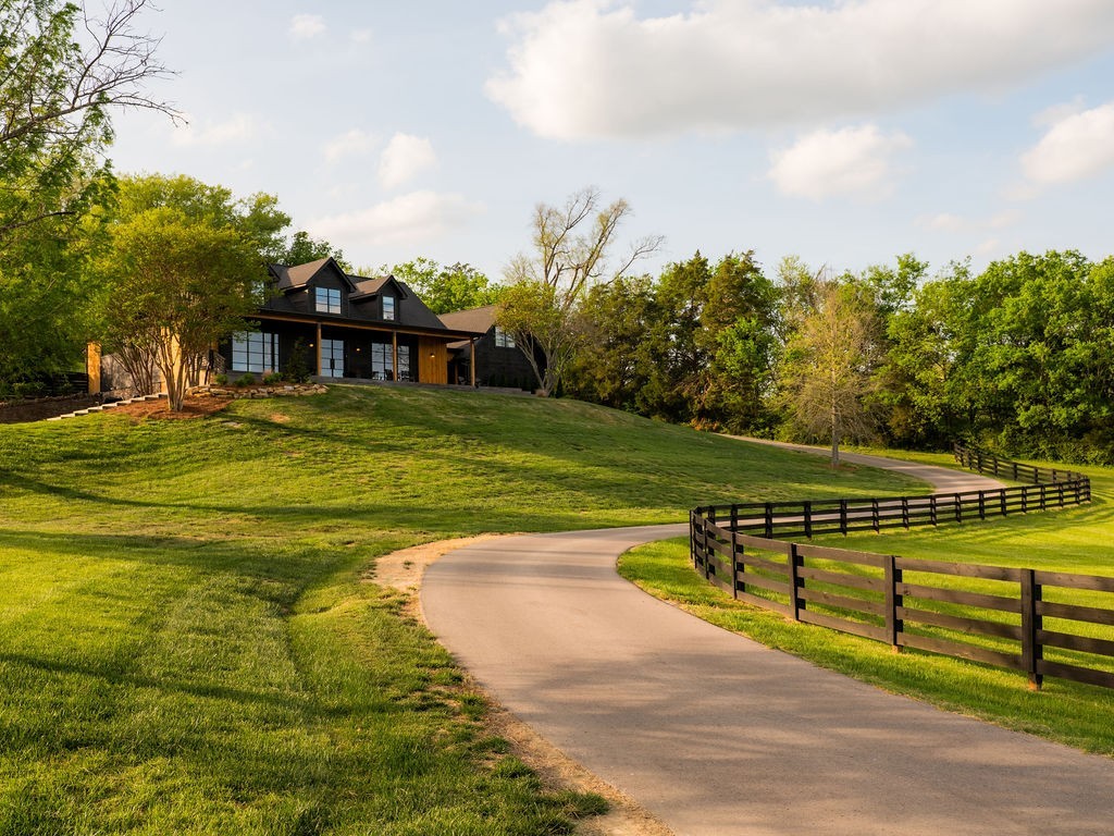 3636 Bear Creek Road Thompsons Station TN 37179