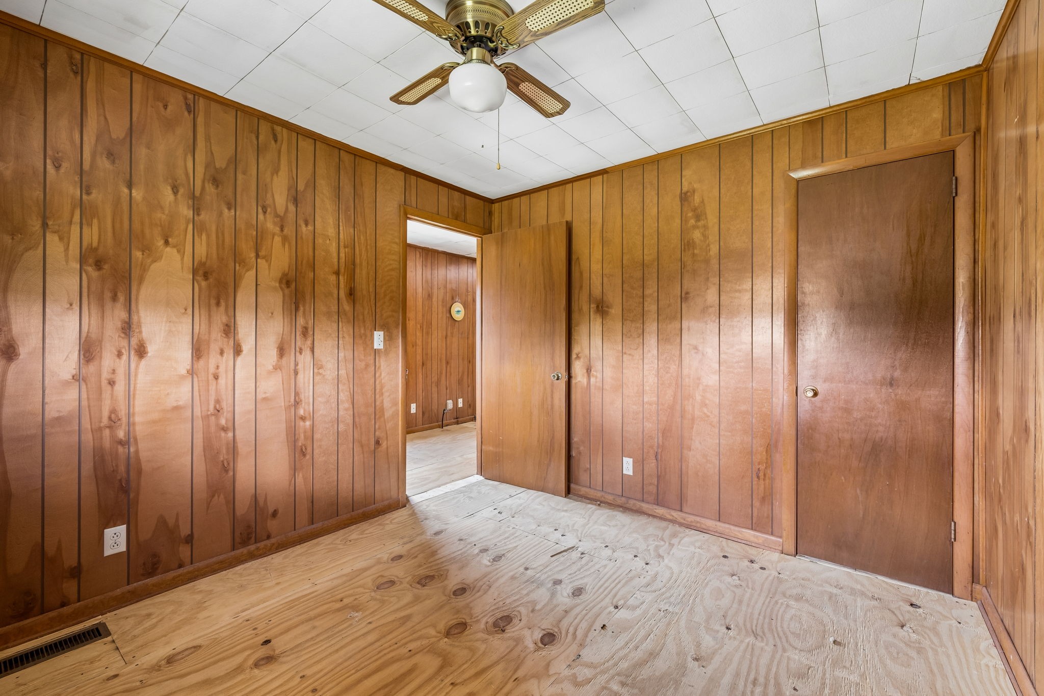 857 Davenport Road Cumberland City TN 37050