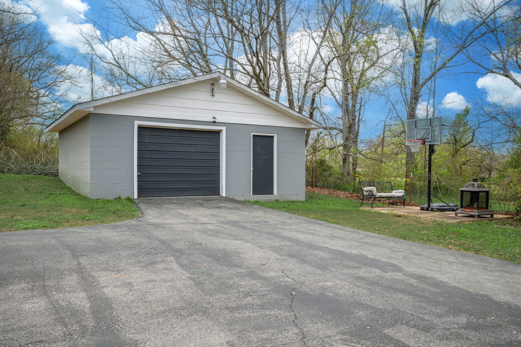 6708 Highway 100 Bon Aqua TN 37025