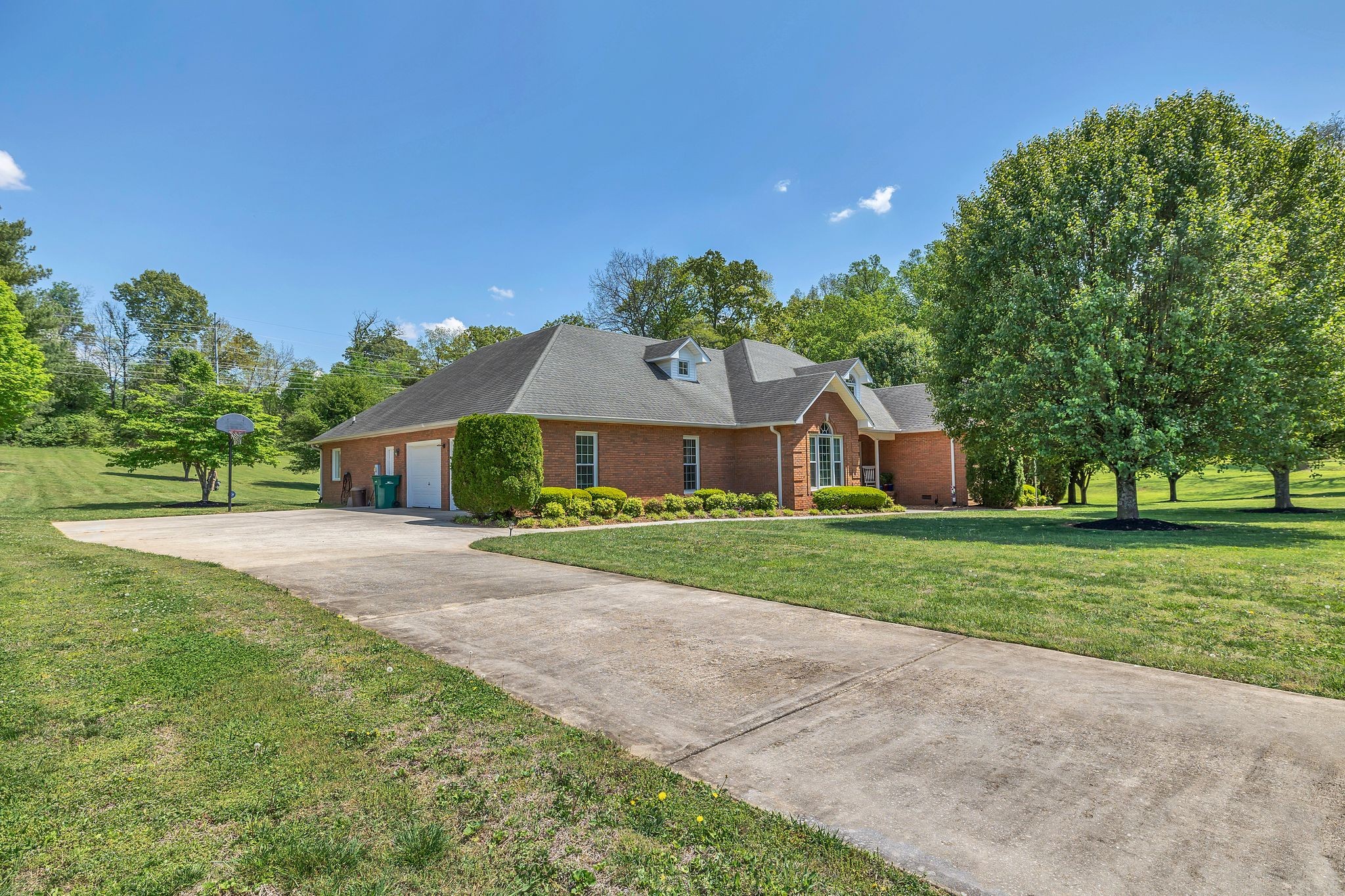 178 Sugar Leaf Circle Winchester TN 37398