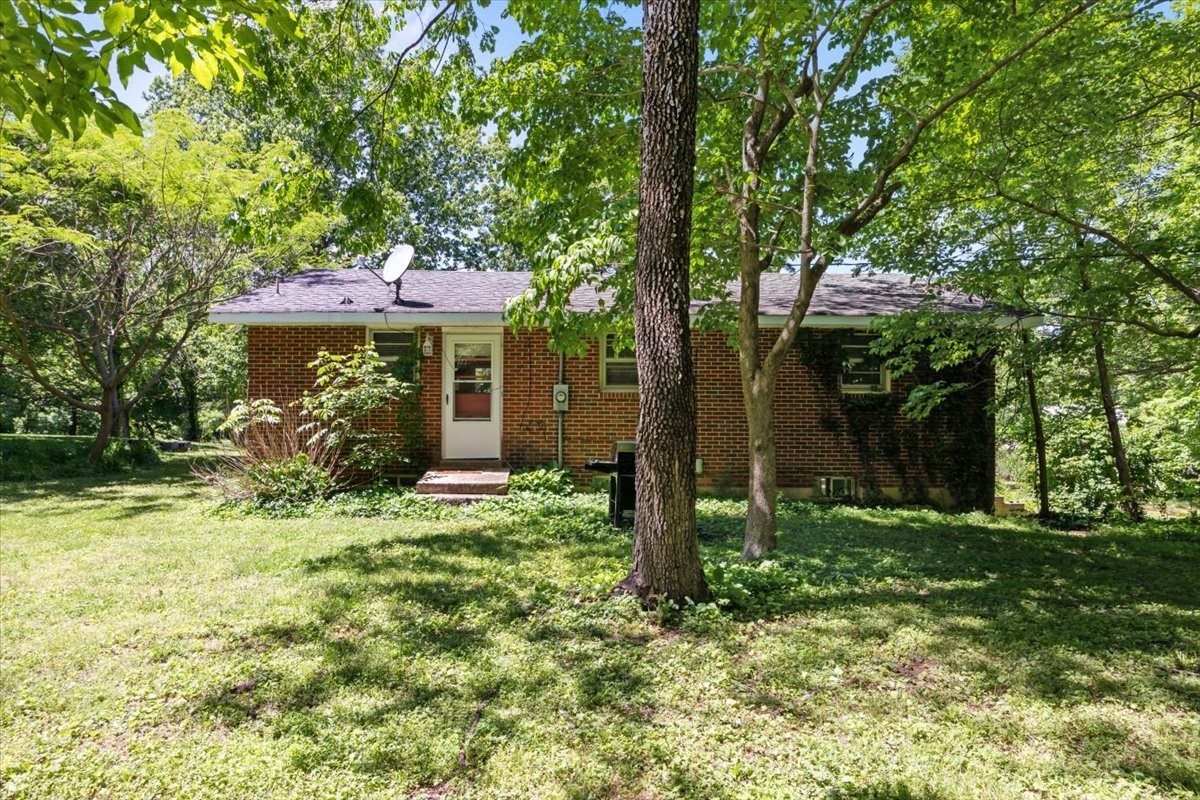2440 Maple Grove Road Dickson TN 37055