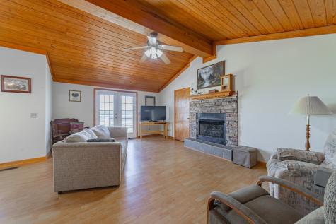 1927 Laurel Lake Drive Monteagle TN 37356