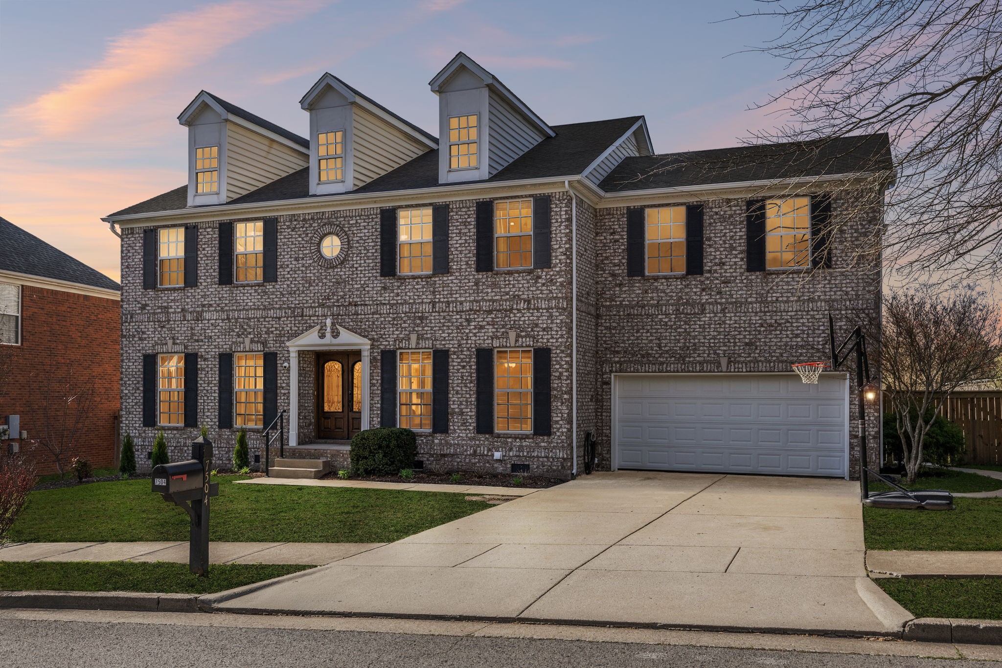 7504 Woodstream Drive Nashville TN 37221