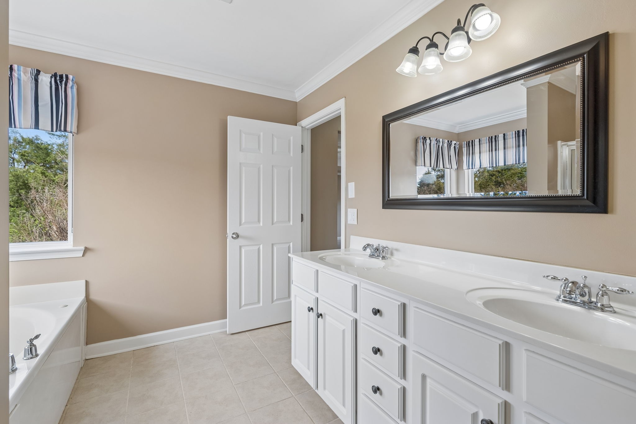 7504 Woodstream Drive Nashville TN 37221