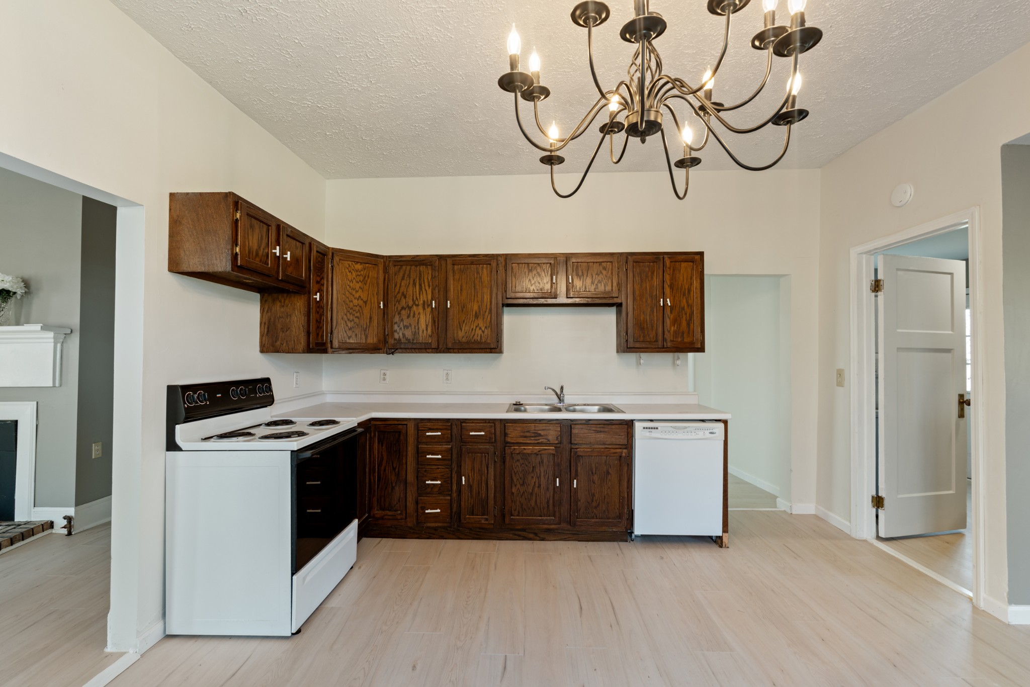 126 W End Avenue Centerville TN 37033