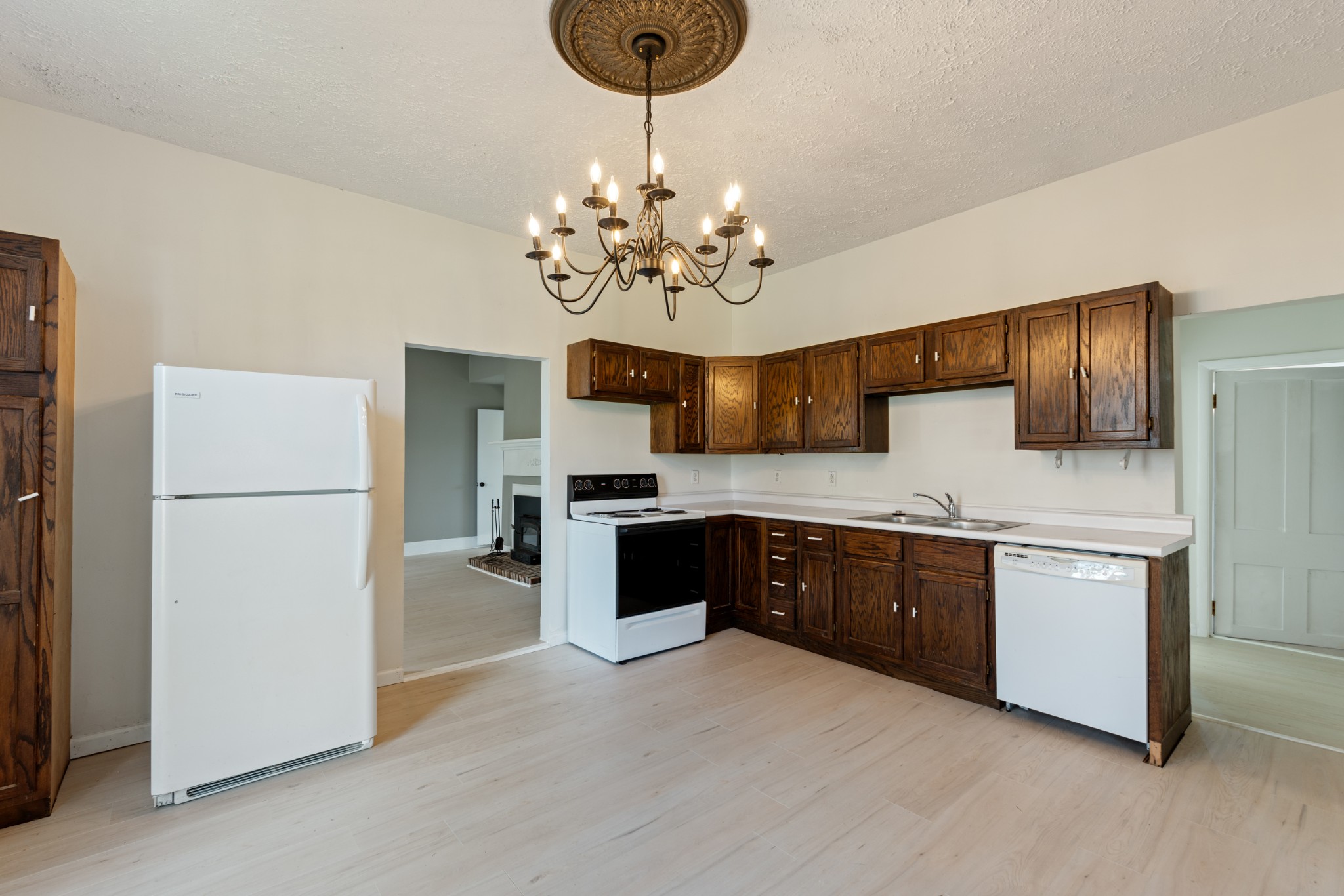 126 W End Avenue Centerville TN 37033