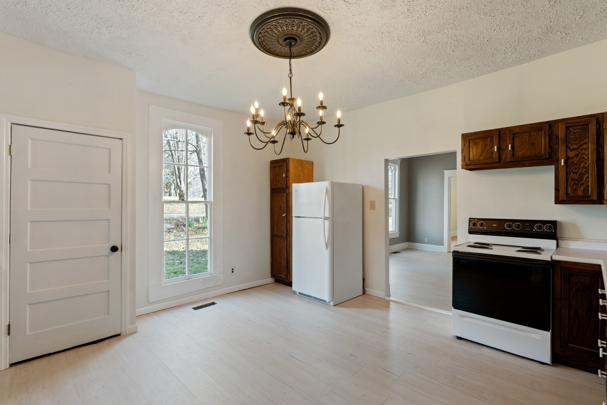 126 W End Avenue Centerville TN 37033
