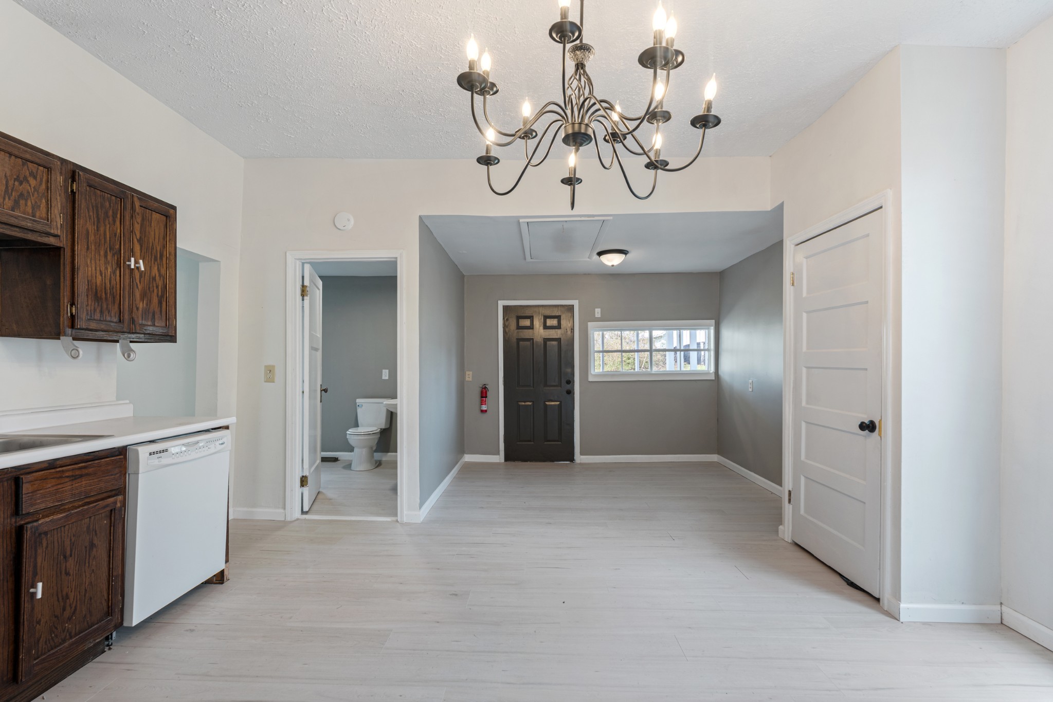 126 W End Avenue Centerville TN 37033