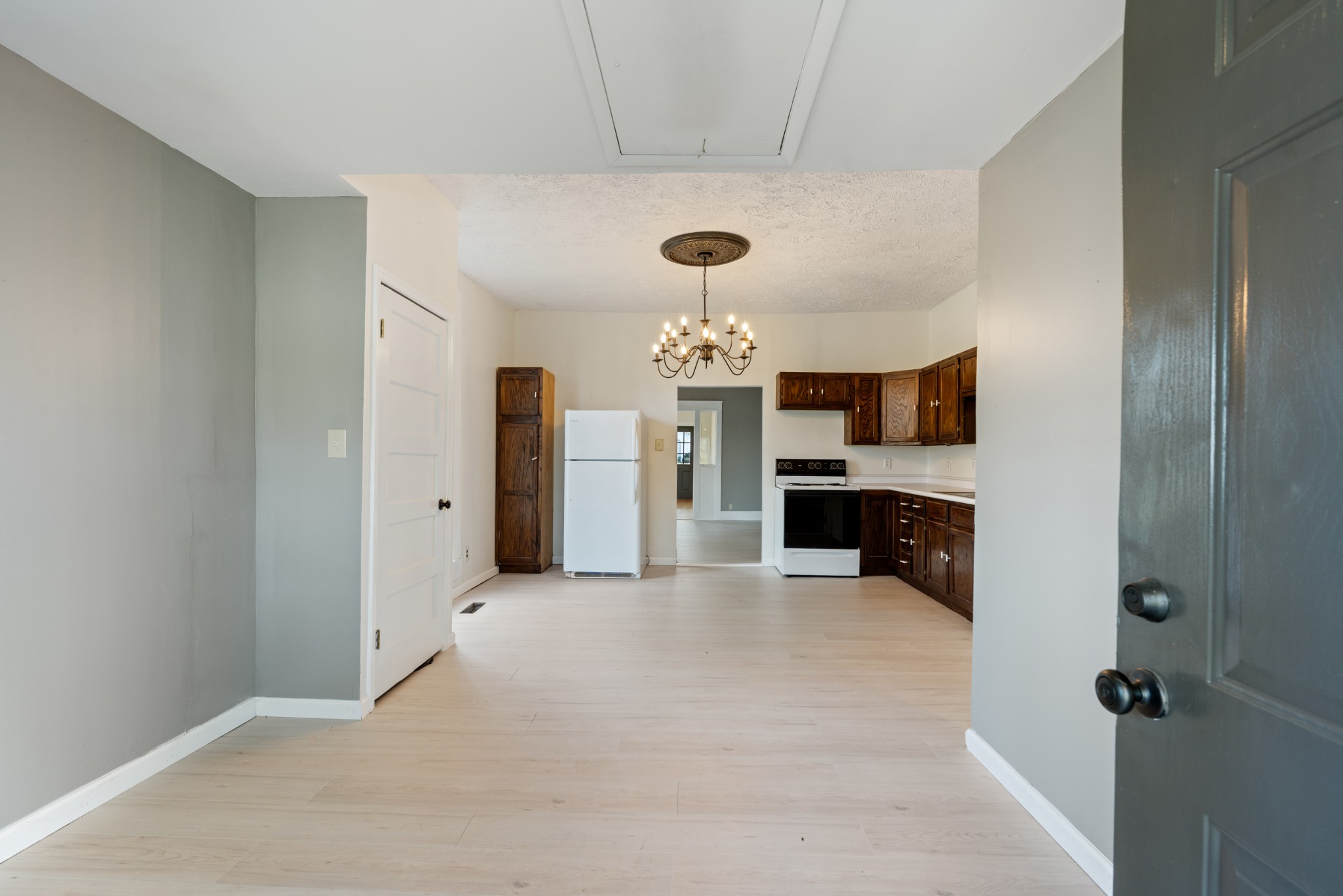 126 W End Avenue Centerville TN 37033
