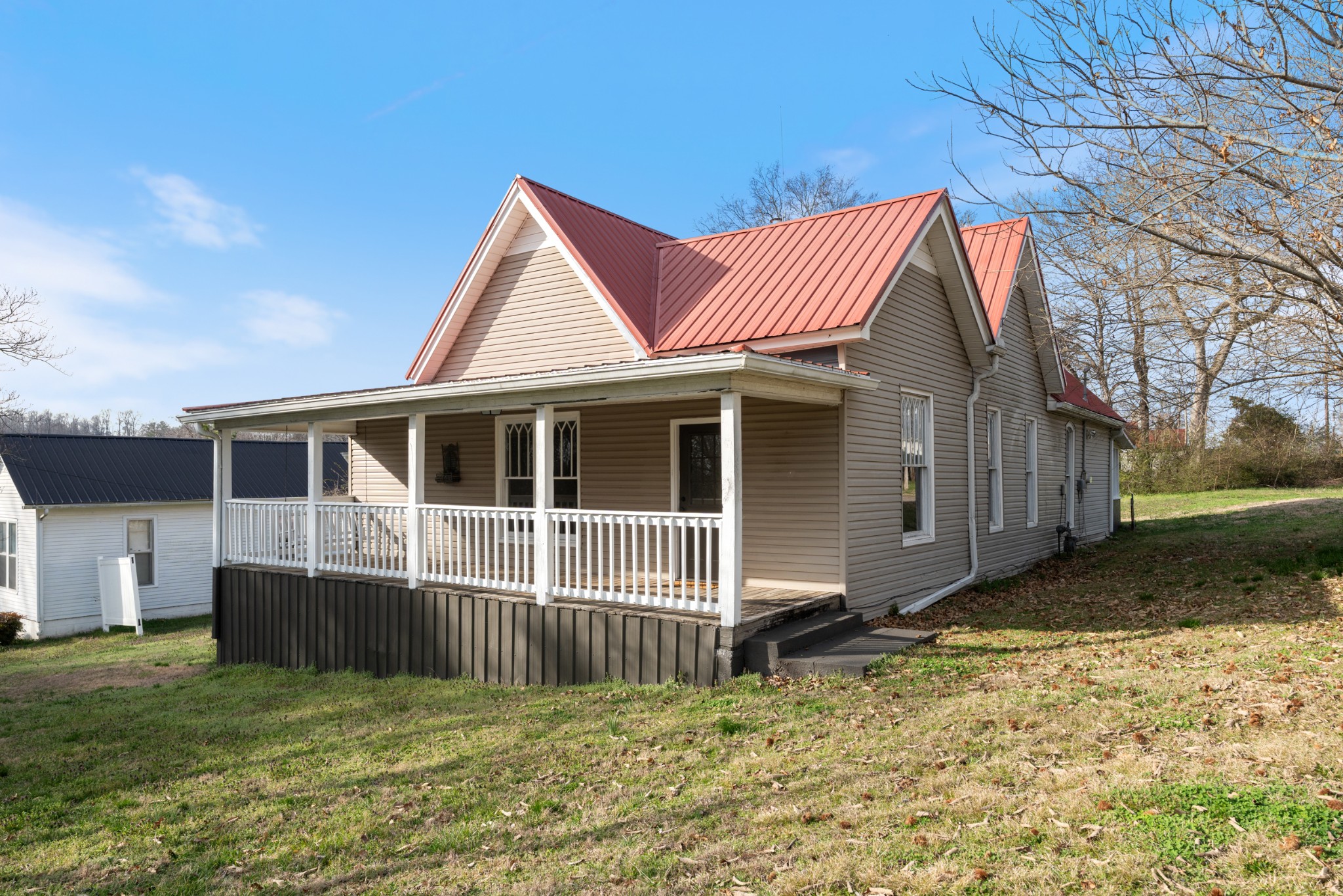 126 W End Avenue Centerville TN 37033