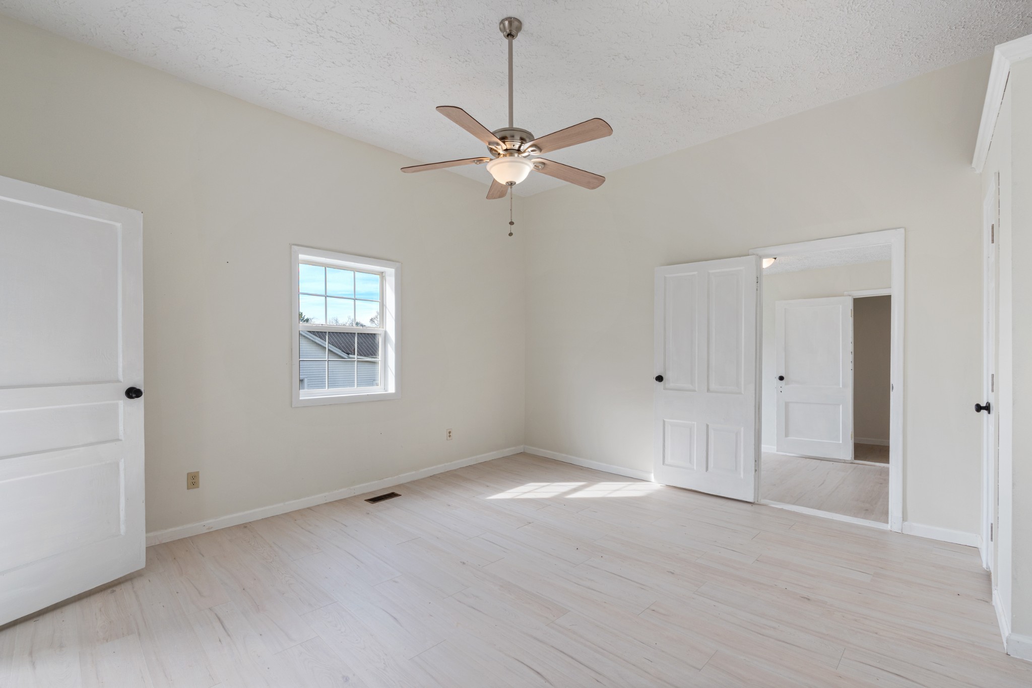 126 W End Avenue Centerville TN 37033