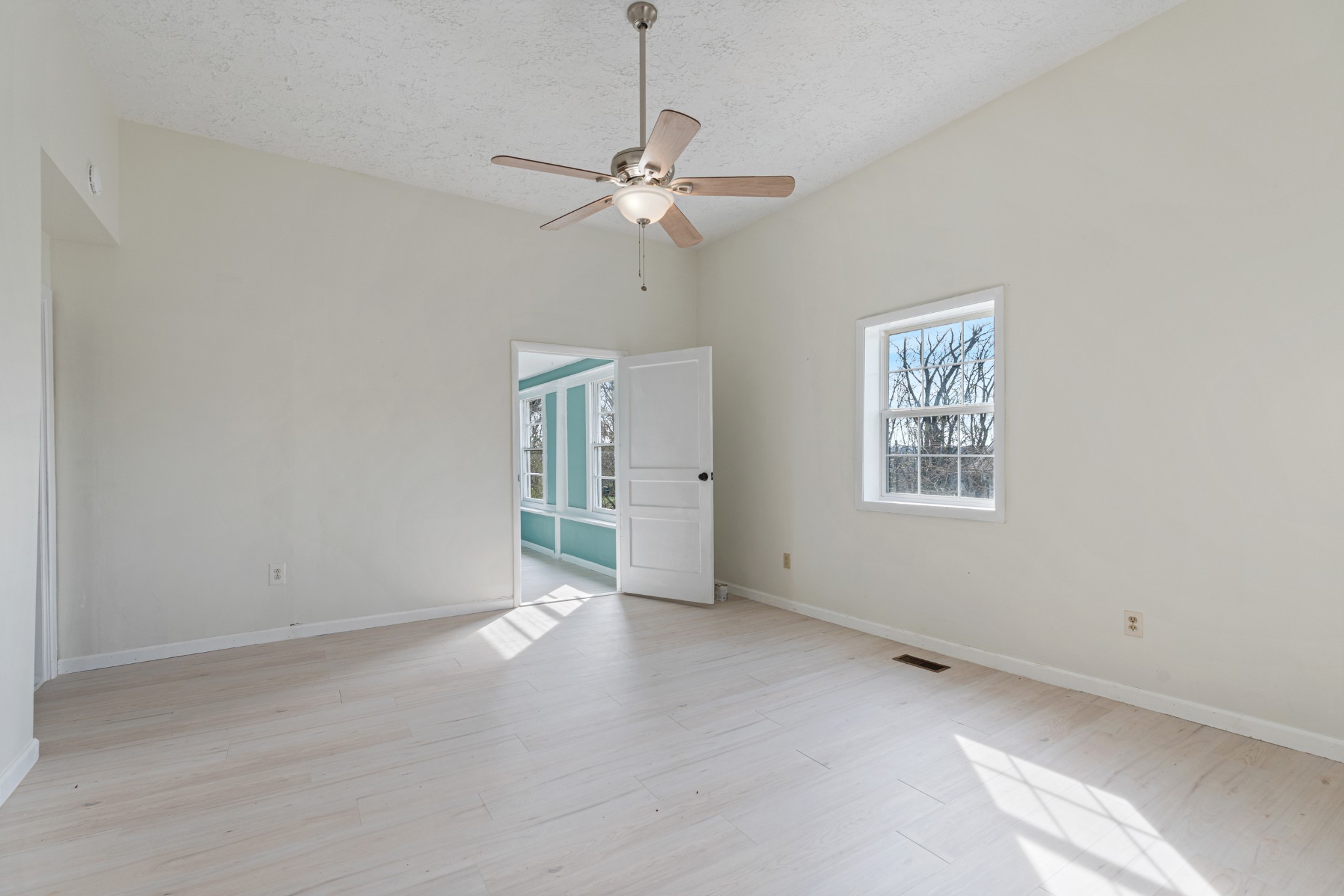 126 W End Avenue Centerville TN 37033