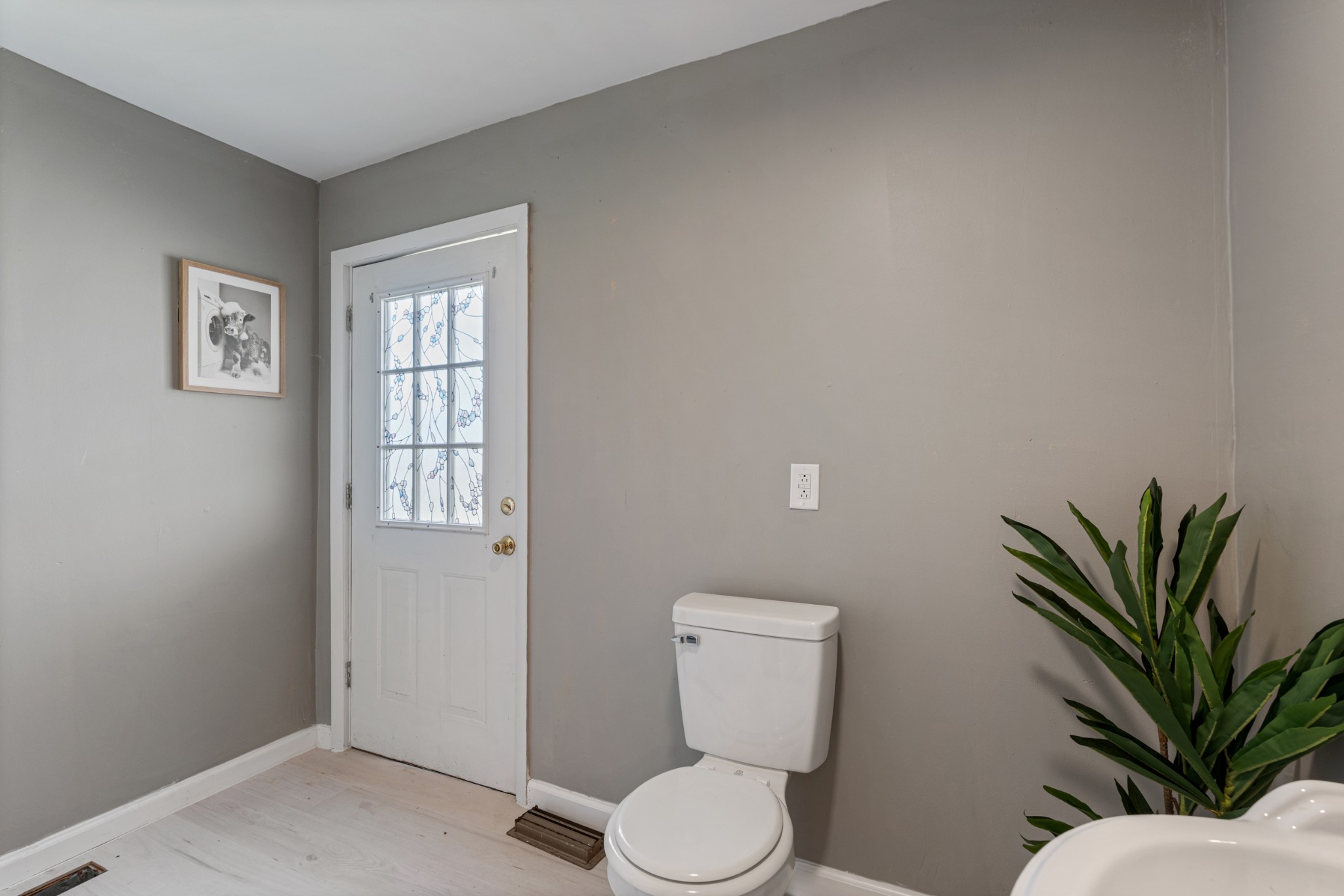 126 W End Avenue Centerville TN 37033