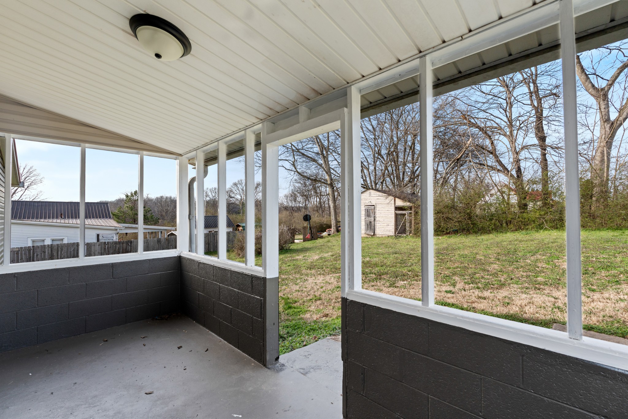 126 W End Avenue Centerville TN 37033