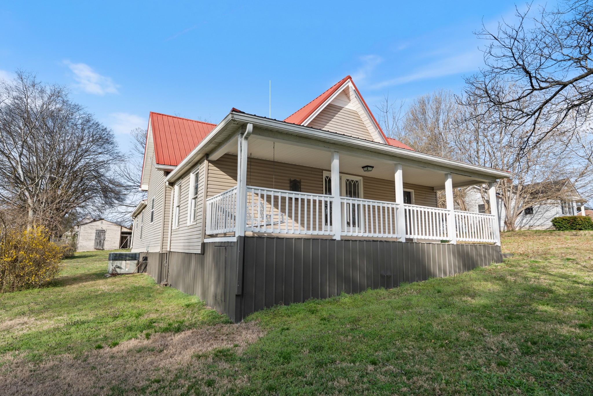 126 W End Avenue Centerville TN 37033