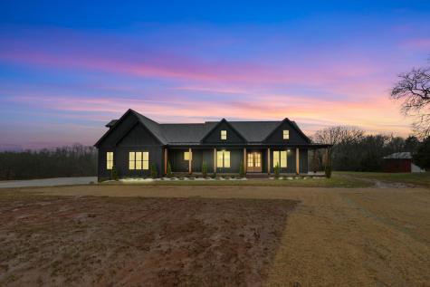 2362 Darks Mill Road Columbia TN 38401