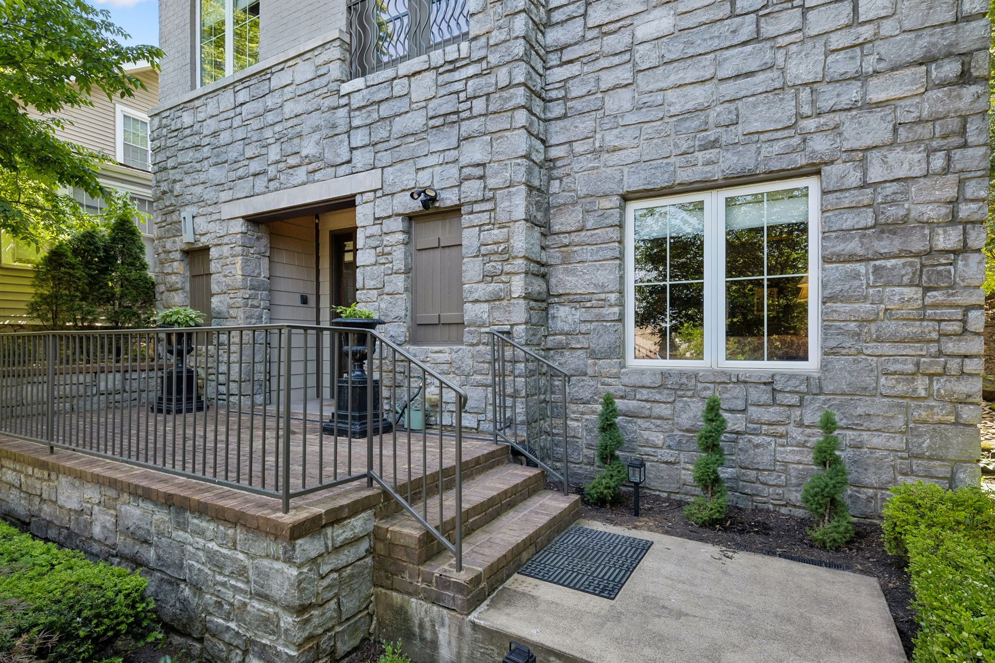 301 32nd Ave, S Nashville TN 37212