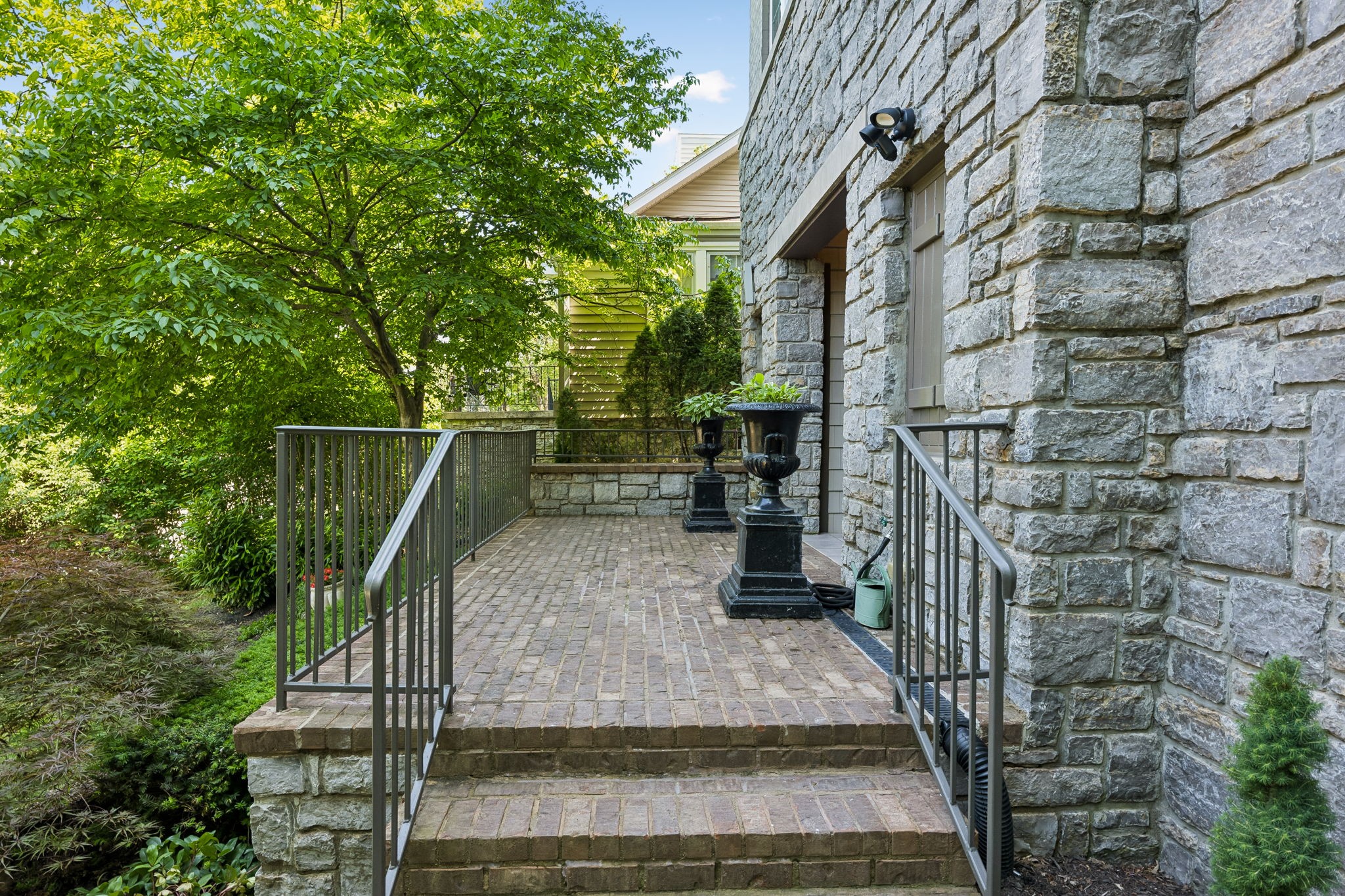 301 32nd Ave, S Nashville TN 37212