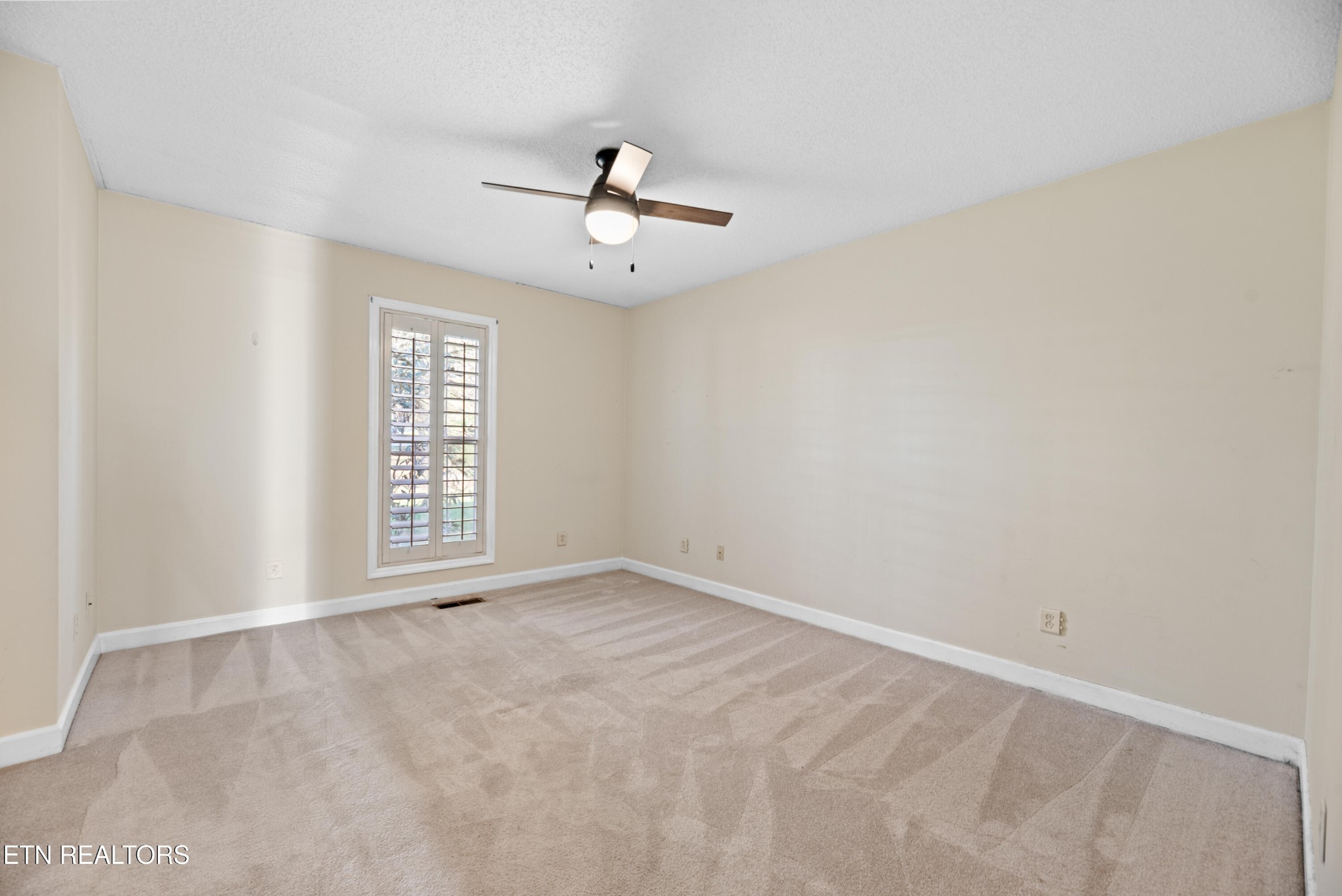 1244 River Oaks Drive Kingston TN 37763