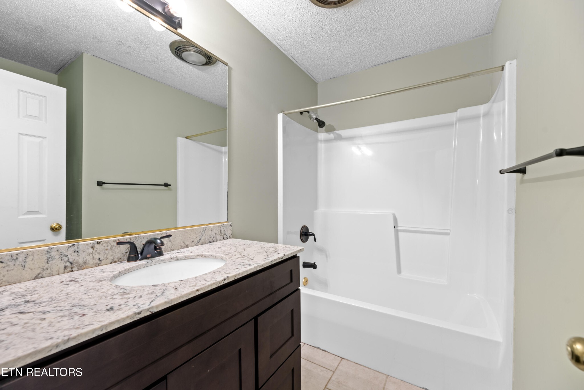 1244 River Oaks Drive Kingston TN 37763
