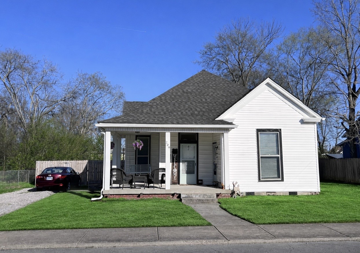 209 S Greenwood Street Lebanon TN 37087