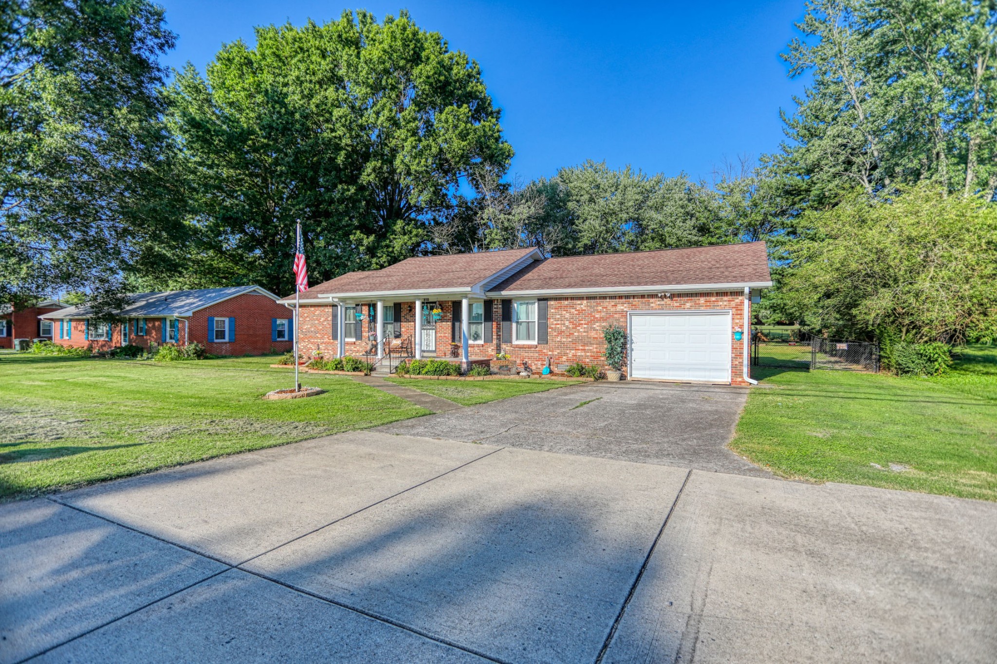 810 S Broadway Street Portland TN 37148