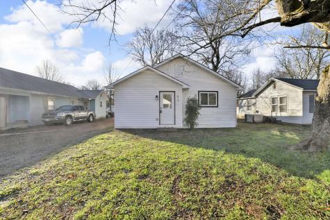 813 Curtis Street Paris TN 38242